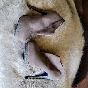 Makers heeled boots size 7.5